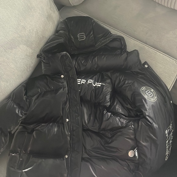Aritzia Jackets & Blazers - Super puff high gloss black, hardly warn super cozy! Size small
